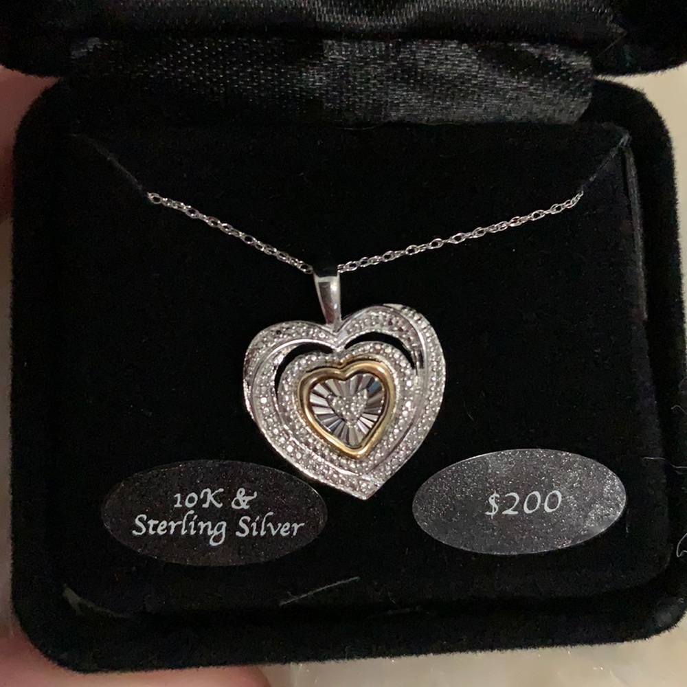 NWT Silver Necklace